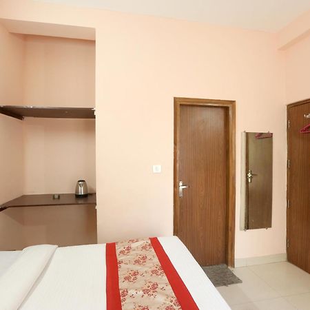 Hotel Ginger Palace - Corporate Hotel Noida Sector 62 Exterior foto