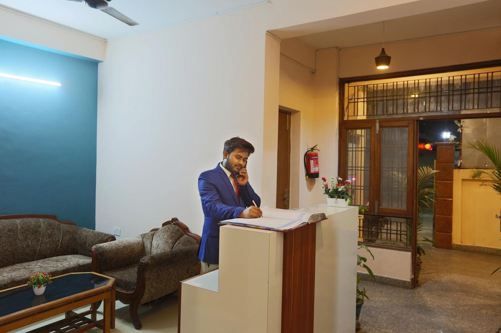 Hotel Ginger Palace - Corporate Hotel Noida Sector 62 Exterior foto